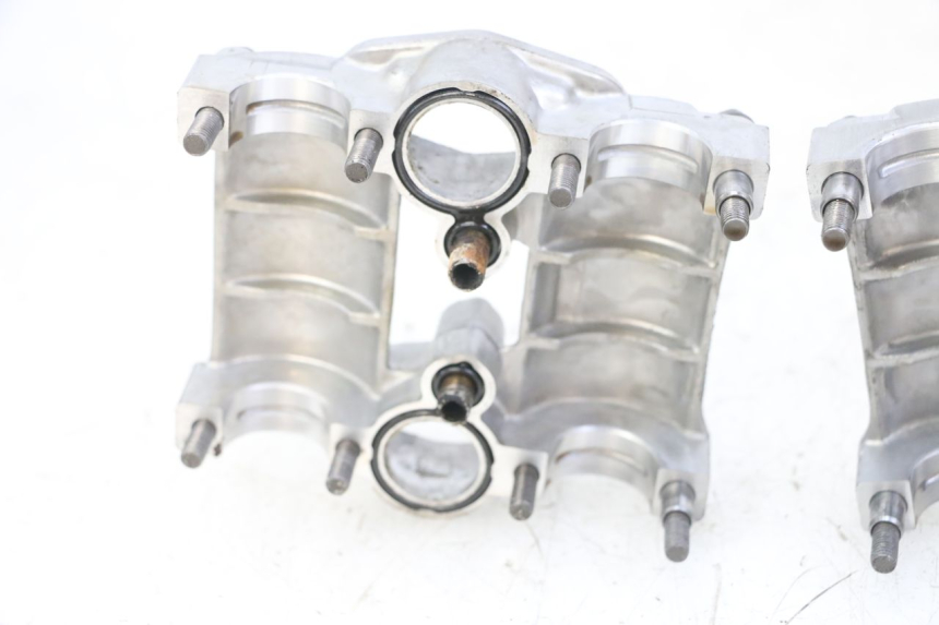 photo de GŁOWICA CYLINDRÓW HONDA CB R 1000 (2018 - 2023) - Punkty mocowania