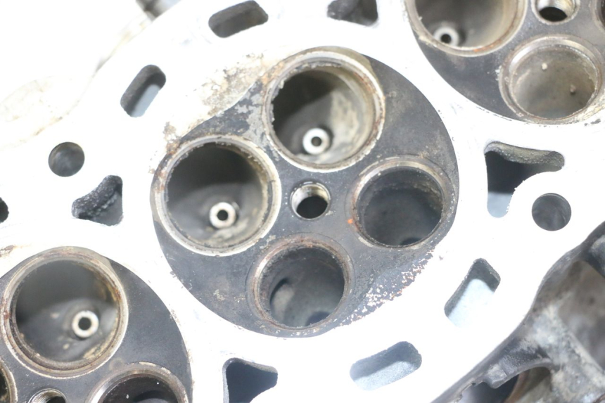 photo de GŁOWICA CYLINDRÓW HONDA CB R 1000 (2018 - 2023) - Punkty mocowania