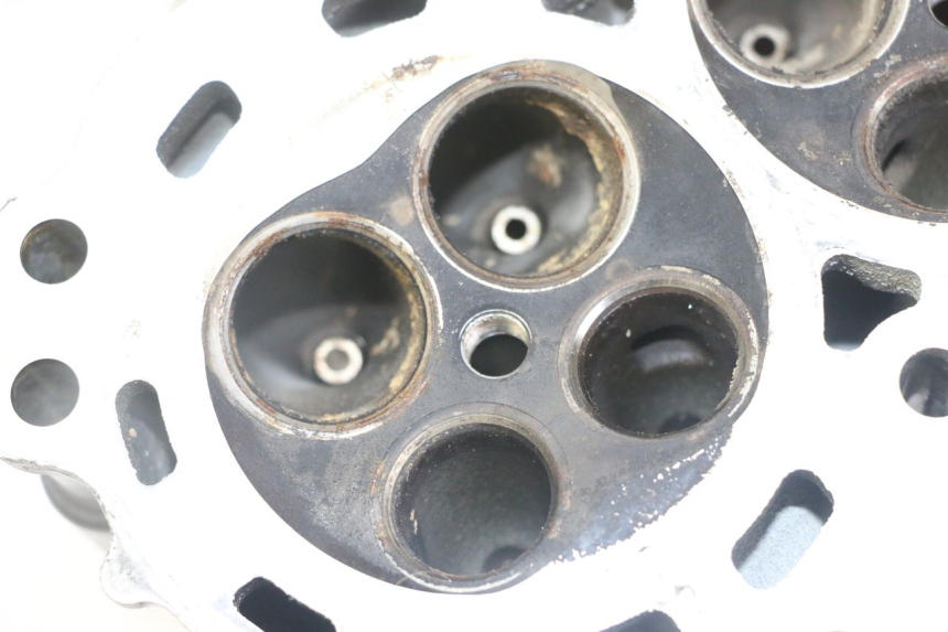 photo de GŁOWICA CYLINDRÓW HONDA CB R 1000 (2018 - 2023) - Stan powierzchni