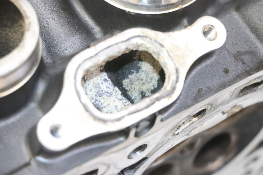 photo de GŁOWICA CYLINDRÓW HONDA CB R 1000 (2018 - 2023) - Oznaczenia i referencje