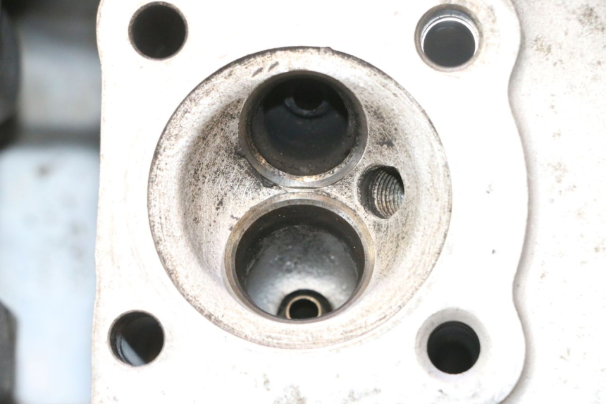 photo de GŁOWICA CYLINDRA HONDA CB TWO FIFTY 250 (1991 - 2002) - Alternatywny kąt