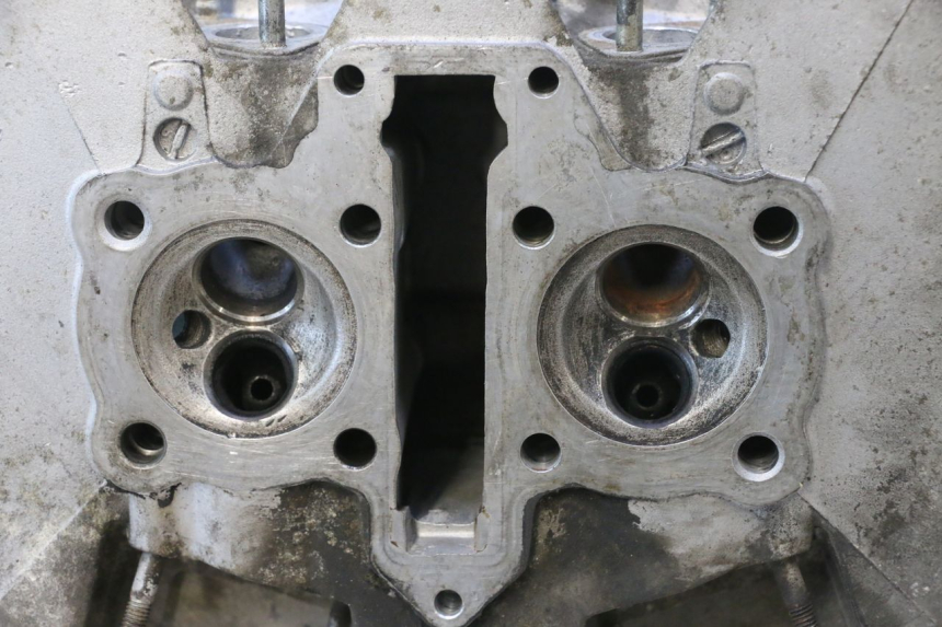 photo de GŁOWICA CYLINDRA HONDA CB TWO FIFTY 250 (1991 - 2002) - Zoom stanu zużycia