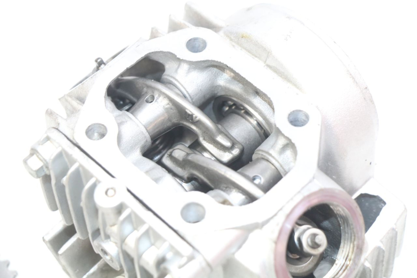 photo de GŁOWICA CYLINDRÓW TNT MOTOR CITY 50 (2007 - 2018) - Zbliżenie komponentów