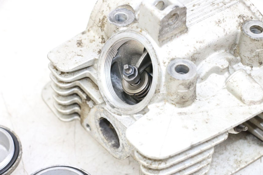 photo de GŁOWICA CYLINDRA SHERCO CITY CORP 125 (2003 - 2007) - Zbliżenie komponentów