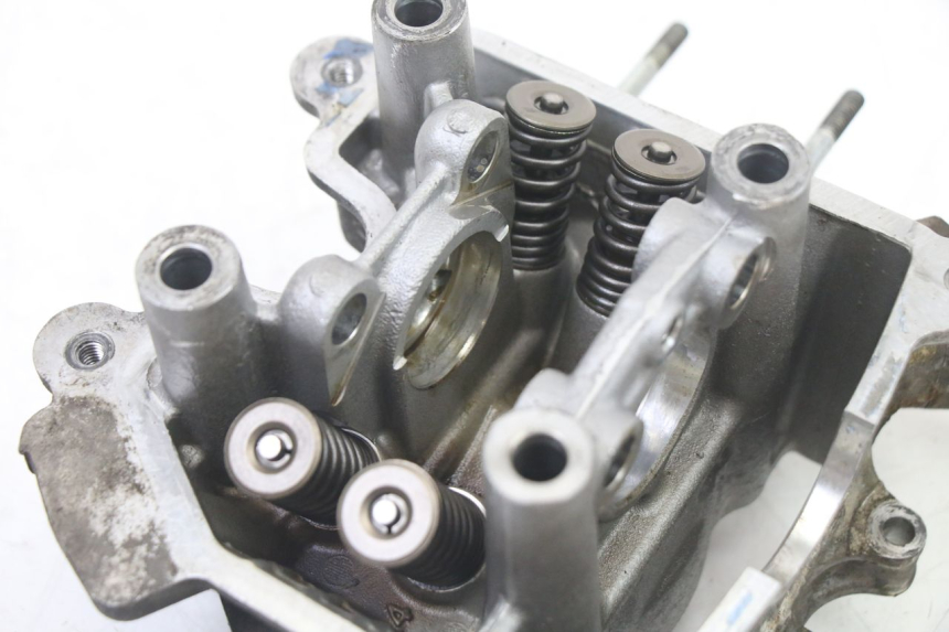 photo de GŁOWICA CYLINDRÓW KYMCO DINK STREET 125 (2009 - 2014) - Zbliżenie komponentów