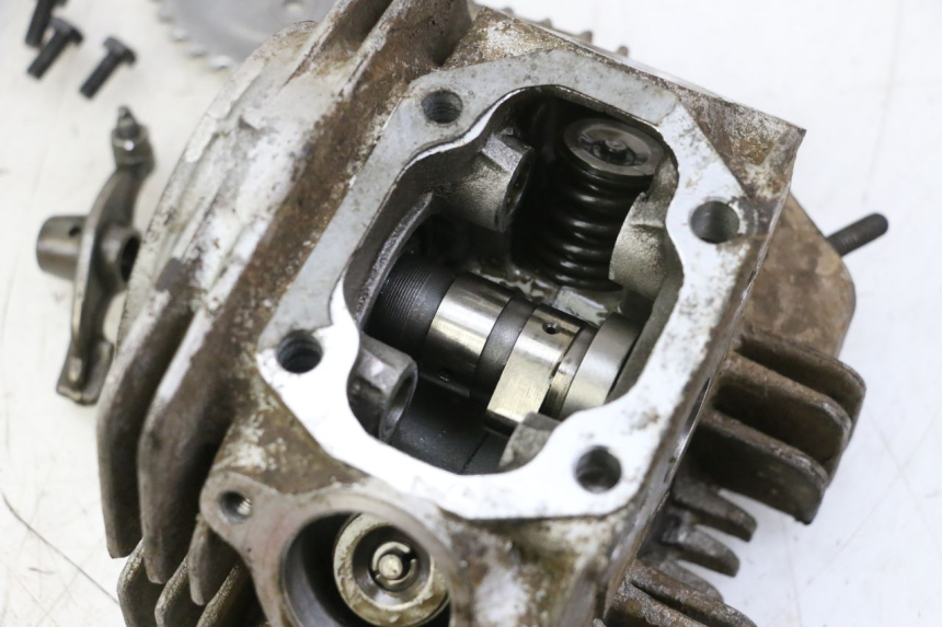 photo de GŁOWICA CYLINDRA CCR DIRT BIKE 125 - Zoom stanu zużycia