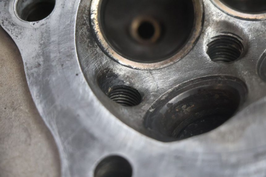 photo de GŁOWICA CYLINDRA SUZUKI DR S 600 (1985 - 1989) - Zoom jakości