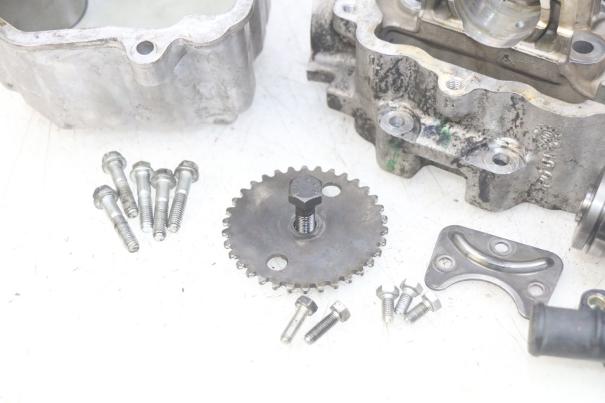 photo de GŁOWICA CYLINDRÓW PEUGEOT ELYSEO 125 (1999 - 2004) - Szczegół części