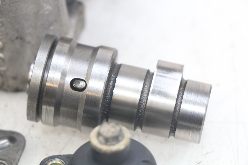 photo de GŁOWICA CYLINDRÓW PEUGEOT ELYSEO 125 (1999 - 2004) - Zoom stanu zużycia