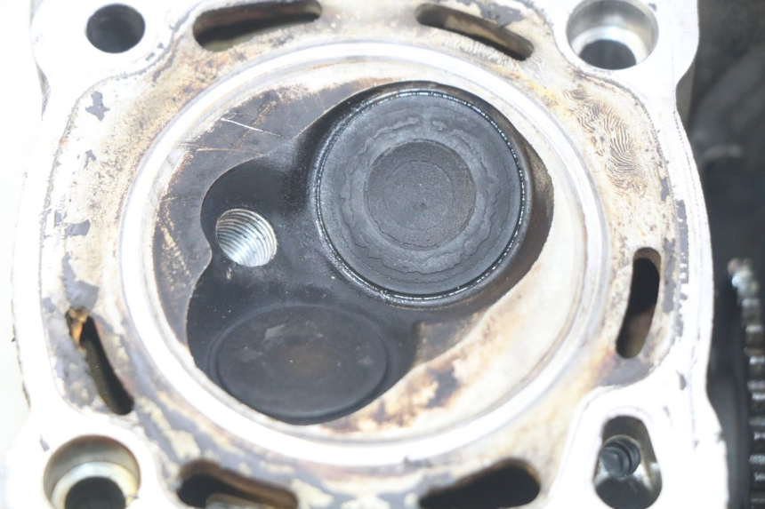 photo de GŁOWICA CYLINDRÓW PEUGEOT ELYSEO 125 (1999 - 2004) - Zbliżenie techniczne