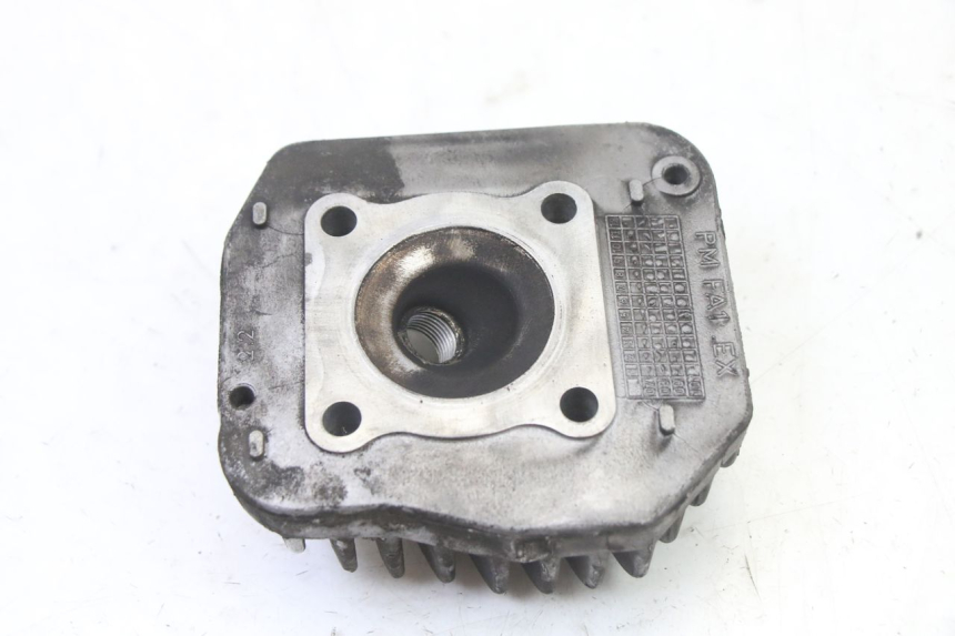 photo de GŁOWICA CYLINDRÓW PEUGEOT ELYSTAR 50 (2002 - 2014) - Zbliżenie techniczne