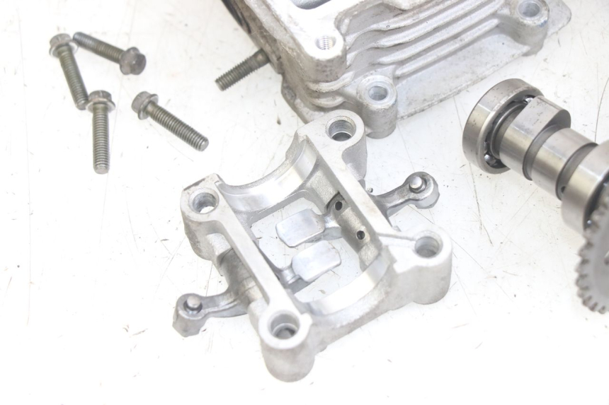 photo de GŁOWICA CYLINDRÓW JM MOTORS EVOLIS 4T 50 (2018 - 2022) - Struktura - zbliżenie