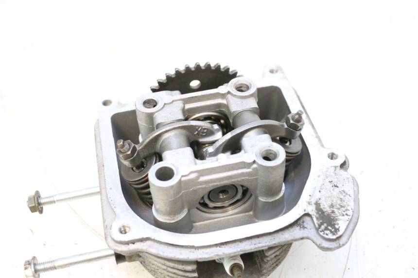photo de GŁOWICA CYLINDRÓW JM MOTORS EVOLIS 4T 50 (2018 - 2022) - Widok z bliska