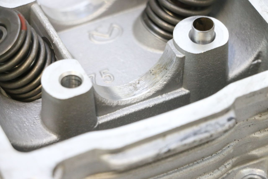 photo de GŁOWICA CYLINDRÓW JM MOTORS EVOLIS 4T 50 (2018 - 2022) - Inny kąt widzenia