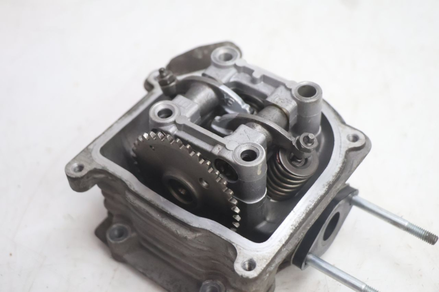 photo de GŁOWICA CYLINDRÓW JM MOTORS EVOLIS 4T 50 (2018 - 2022) - Widok z bliska