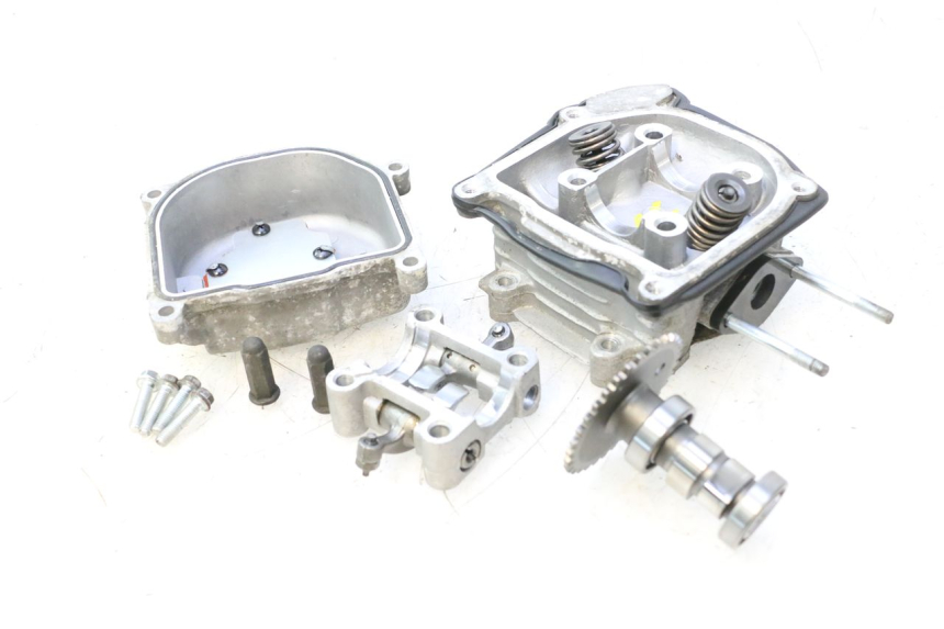 photo de GŁOWICA CYLINDRÓW JM MOTORS EVOLIS 4T 50 (2018 - 2022) - Struktura - zbliżenie