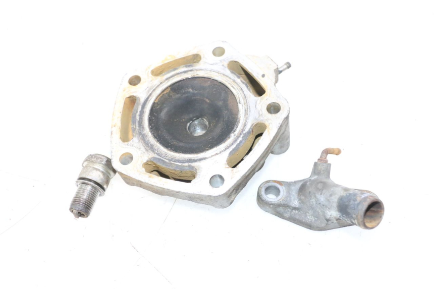 photo de GŁOWICA CYLINDRA HONDA FES PANTHEON 2T 125 (1998 - 2002) - Zbliżenie techniczne