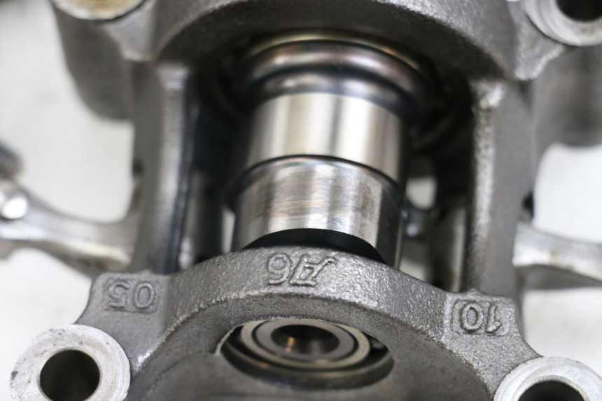 photo de GŁOWICA CYLINDRA HONDA FES S-WING SWING ABS 125 (2007 - 2015) - Zbliżenie komponentów