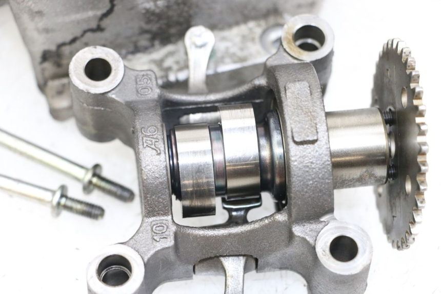 photo de GŁOWICA CYLINDRA HONDA FES S-WING SWING ABS 125 (2007 - 2015) - Kontrola wizualna