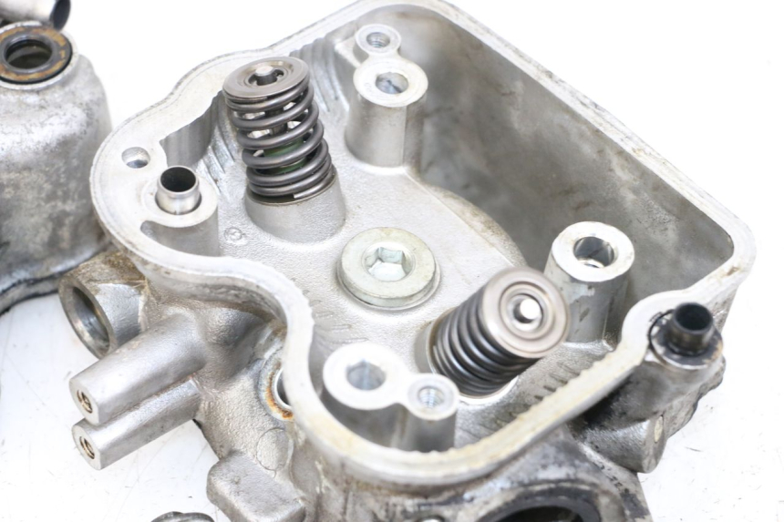 photo de GŁOWICA CYLINDRA HONDA FES S-WING SWING ABS 125 (2007 - 2015) - Alternatywny kąt