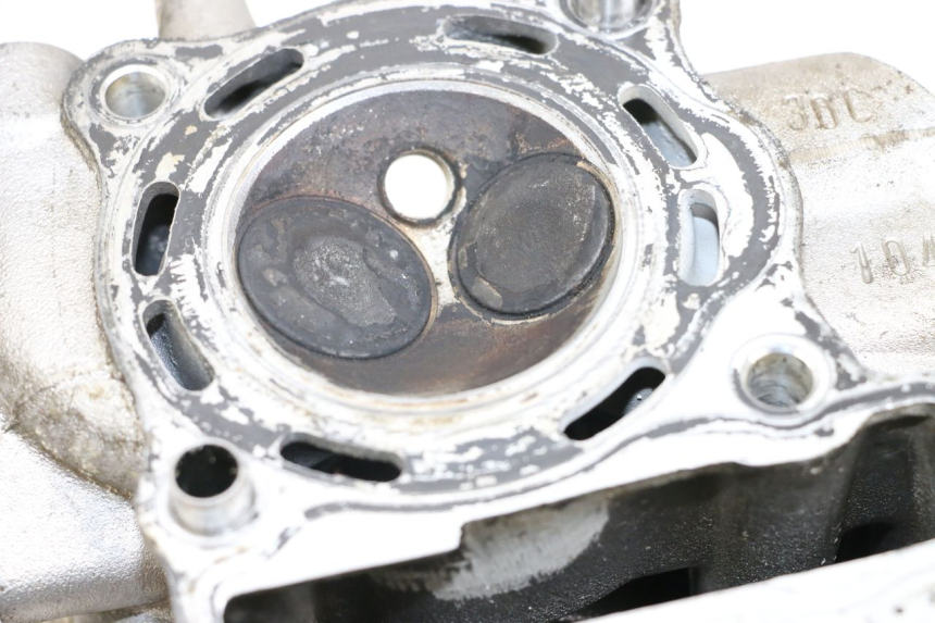 photo de GŁOWICA CYLINDRA HONDA FES S-WING SWING ABS 125 (2007 - 2015) - Punkty mocowania