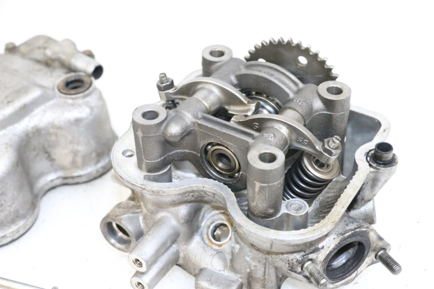 photo de GŁOWICA CYLINDRA HONDA FES S-WING SWING ABS 125 (2007 - 2015) - Oznaczenia i referencje