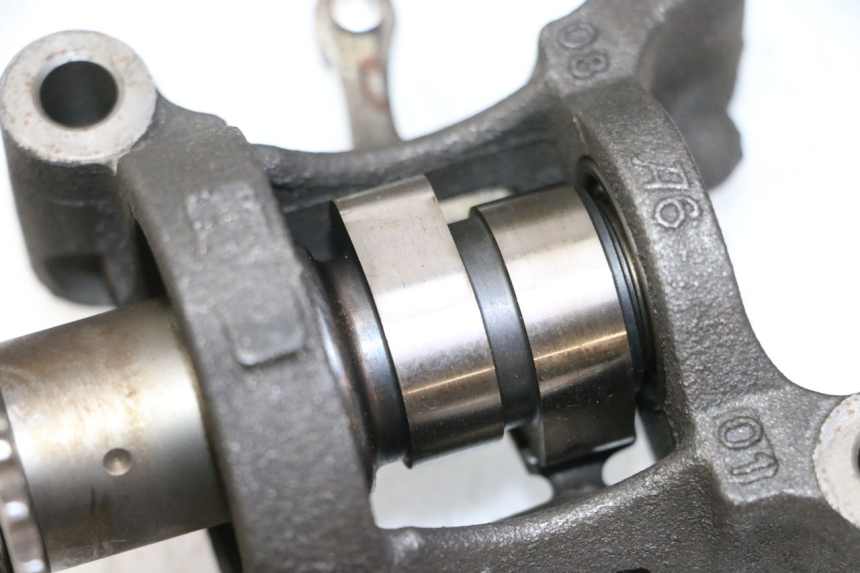 photo de GŁOWICA CYLINDRA HONDA FES S-WING SWING ABS 125 (2007 - 2015) - Struktura - zbliżenie