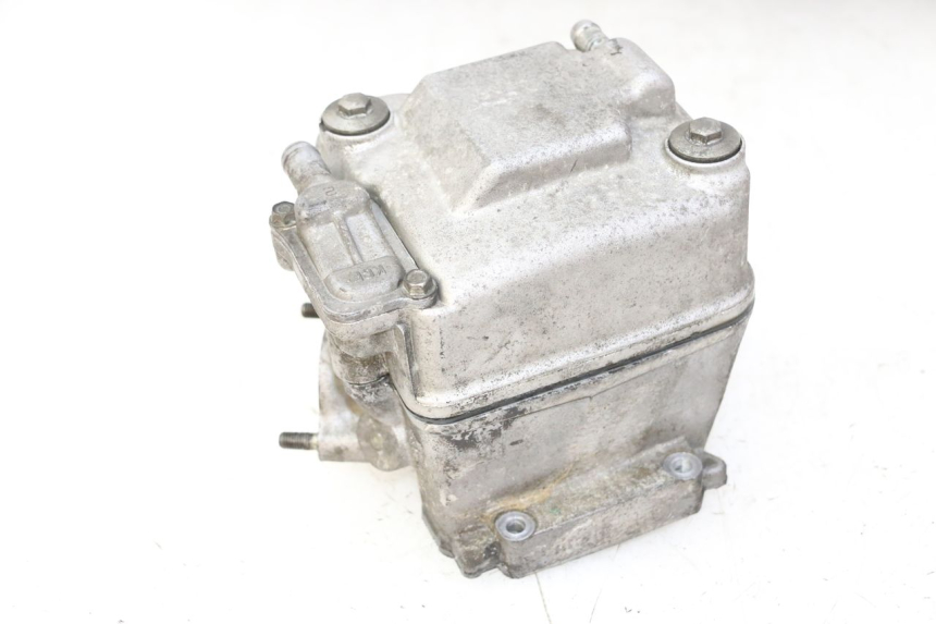 photo de GŁOWICA CYLINDRA HONDA FES S-WING SWING ABS 125 (2007 - 2015) - Zbliżenie techniczne