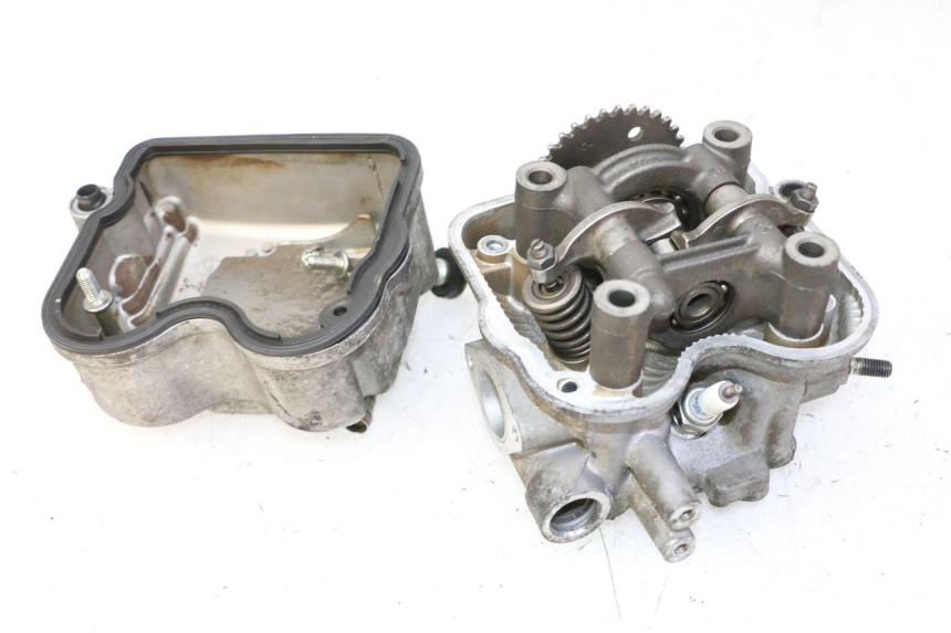 photo de GŁOWICA CYLINDRA HONDA FES S-WING SWING ABS 125 (2007 - 2015) - Punkty mocowania