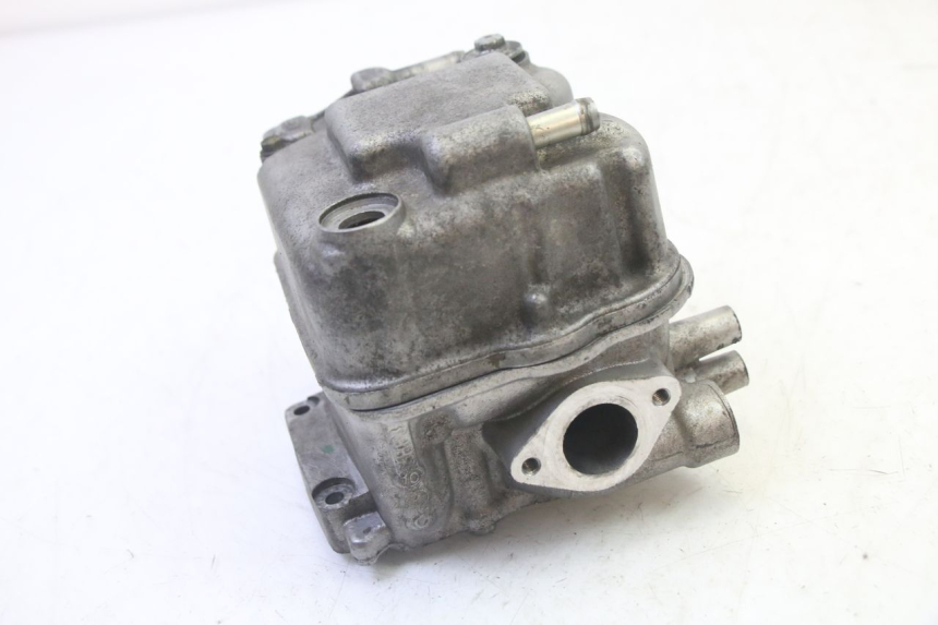 photo de GŁOWICA CYLINDRA HONDA FES S-WING SWING ABS 125 (2007 - 2015) - Zbliżenie komponentów