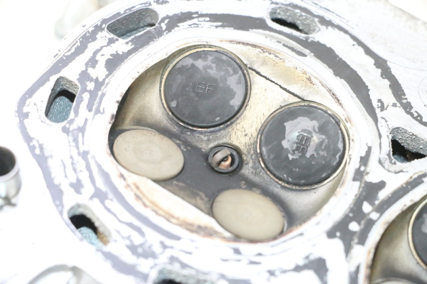 photo de GŁOWICA SILNIKA HONDA FJS SILVER WING SILVERWING 400 (2005 - 2008) - Zbliżenie techniczne