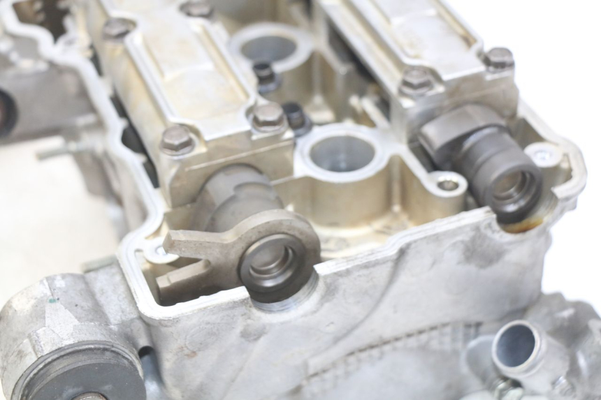 photo de GŁOWICA SILNIKA HONDA FJS SILVERWING SILVER WING 400 (2009 - 2016) - Szczegóły charakterystyczne