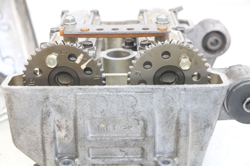 photo de GŁOWICA SILNIKA HONDA FJS SILVERWING SILVER WING 400 (2009 - 2016) - Widok z bliska