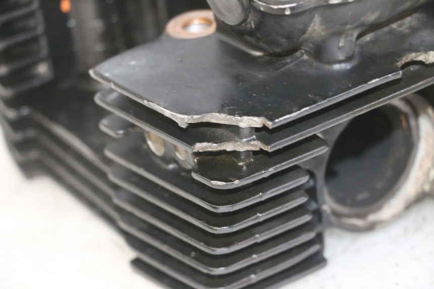 photo de GŁOWICA SILNIKA SUZUKI GS GSE 500 (2001 - 2003) - Inny kąt widzenia