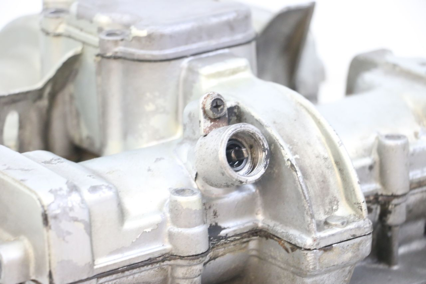 photo de GŁOWICA CYLINDRÓW SUZUKI GSX E 250 (1982 - 1983) - Szczegóły charakterystyczne