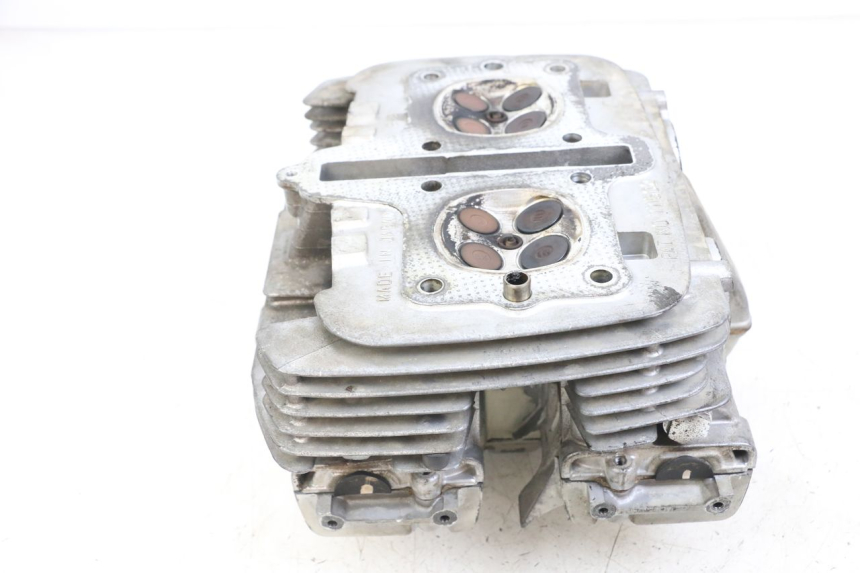 photo de GŁOWICA CYLINDRÓW SUZUKI GSX E 250 (1982 - 1983) - Zoom stanu zużycia