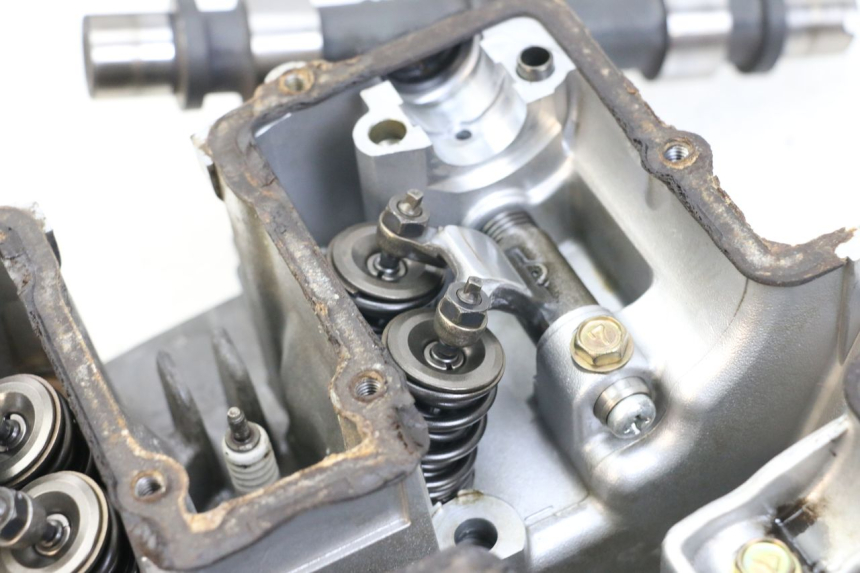 photo de GŁOWICA CYLINDRÓW SUZUKI GSX E 250 (1982 - 1983) - Widok główny