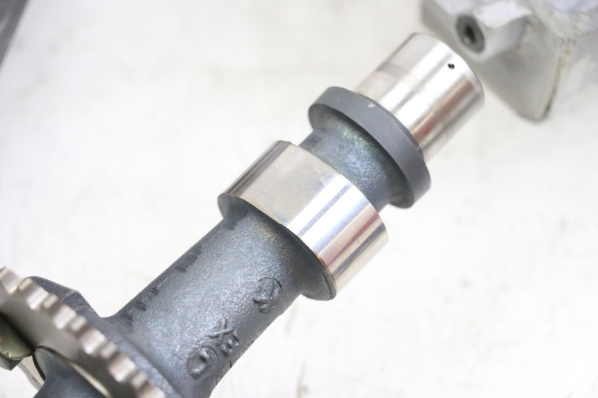 photo de GŁOWICA CYLINDRÓW SUZUKI GSX E 250 (1982 - 1983) - Widok ogólny