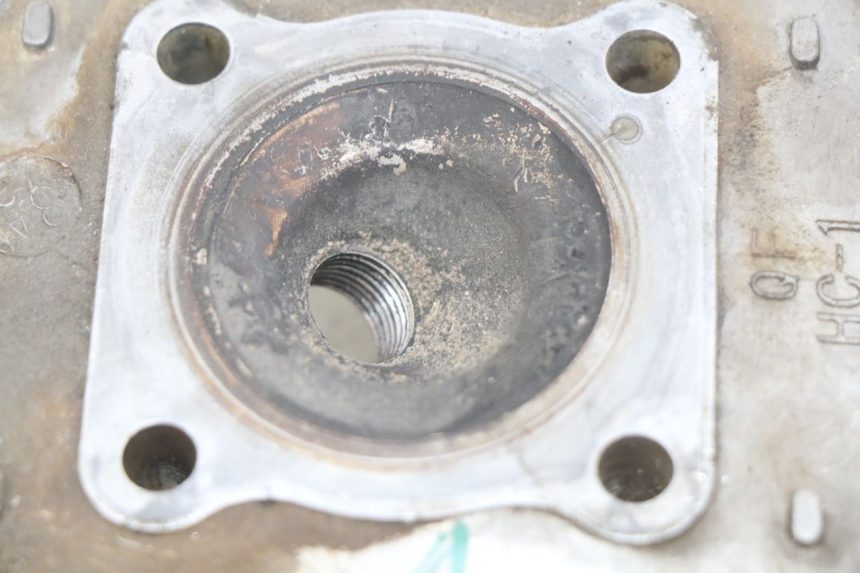 photo de GŁOWICA CYLINDRA PEUGEOT KISBEE 2T 50 (2010 - 2017) - Zoom stanu zużycia