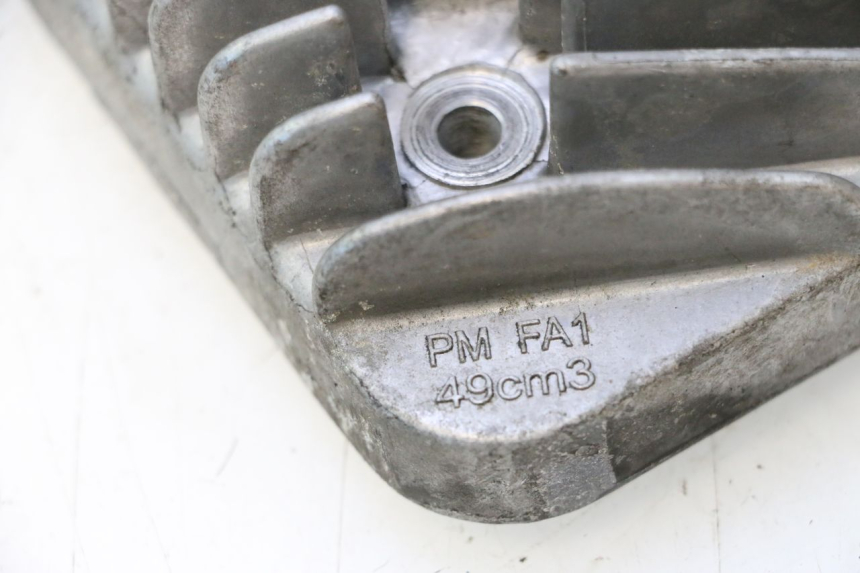 photo de GŁOWICA CYLINDRA PEUGEOT KISBEE 2T 50 (2010 - 2017) - Zbliżenie techniczne