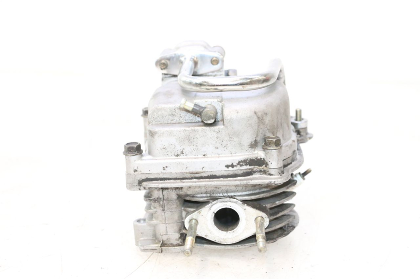 photo de GŁOWICA CYLINDRÓW PEUGEOT KISBEE 4T 50 (2010 - 2017) - Zbliżenie techniczne