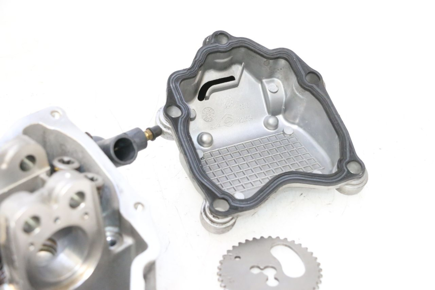 photo de GŁOWICA CYLINDRÓW PIAGGIO MP3 LT 300 (2010 - 2016) - Inny kąt widzenia