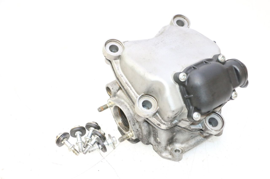 photo de GŁOWICA CYLINDRÓW PIAGGIO MP3 LT 300 (2010 - 2016) - Zbliżenie techniczne