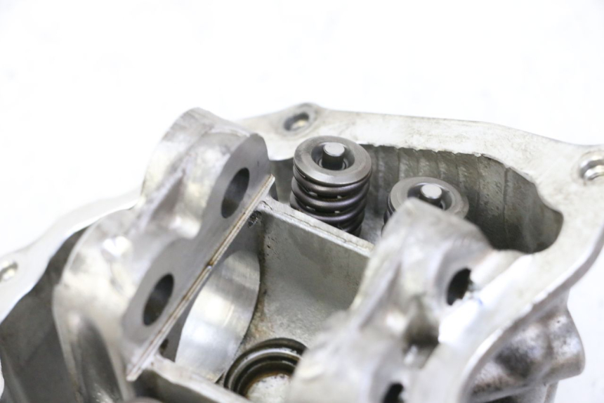 photo de GŁOWICA SILNIKA PIAGGIO MP3 RL 250 (2006 - 2010) - Zbliżenie komponentów