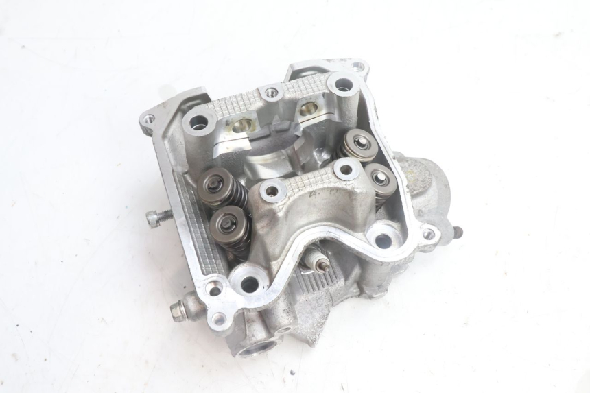 photo de GŁOWICA CYLINDRA YAMAHA N-MAX NMAX 125 (2021 - 2024) - Widok z bliska