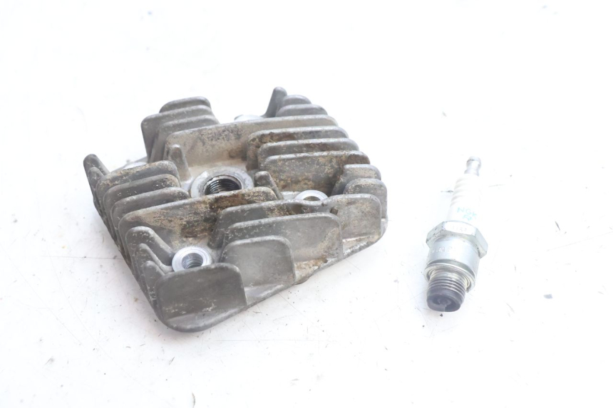 photo de GŁOWICA CYLINDRA YAMAHA NEO'S NEOS 2T 50 (1998 - 2007) - Inny kąt widzenia