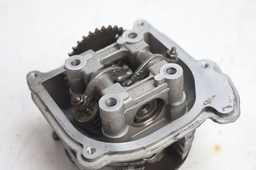 photo de GŁOWICA CYLINDRÓW KYMCO LIKE 4T 50 (2019 - 2025) - Struktura - zbliżenie