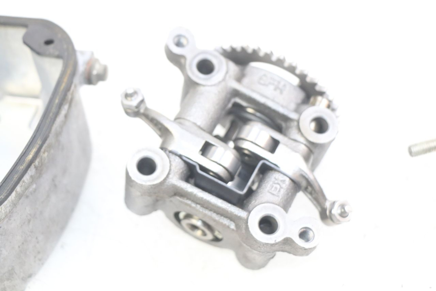 photo de GŁOWICA SILNIKA HONDA NHX LEAD 110 (2008 - 2010) - Szczegóły charakterystyczne