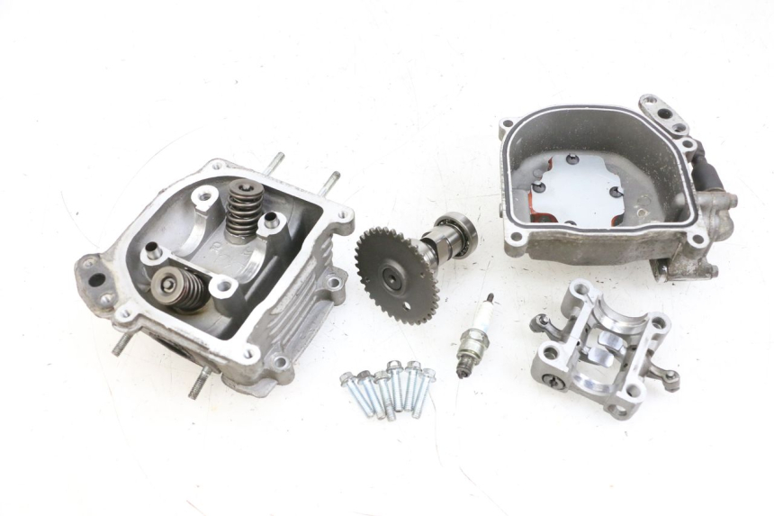 photo de GŁOWICA SILNIKA JM MOTORS OLDIES 4T 50 (2010 - 2020) - Zbliżenie komponentów