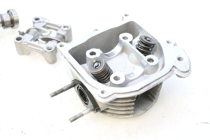photo de GŁOWICA CYLINDRA JM MOTORS OLDIES 4T 50 (2020 - 2026) - Struktura - zbliżenie